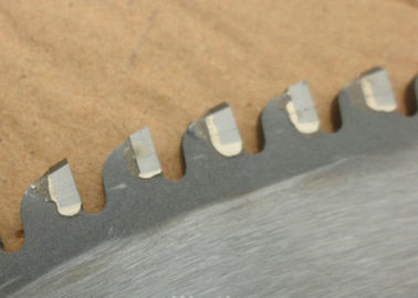 le métal 455/405 incliné de carbure de tungstène coupant la circulaire scie des lames pour le tuyau de véhicule