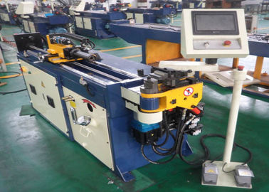 Machine à cintrer de tuyau en métal de commande numérique par ordinateur de PLC de moteur servo, machines de recourbement de tube rectangulaire