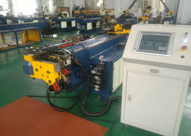 Machine à cintrer de commande numérique par ordinateur de tuyau industriel en métal formant le tube carré de rectangle