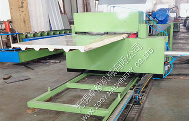 Volant a vu couper la machine de panneau "sandwich" d'unité centrale, machine écumante d'unité centrale de haute presse