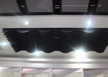 J de bordage a formé le plafond linéaire de flottement embrochable couvre de tuiles le plafond suspendu en aluminium fait sur commande de bande en métal