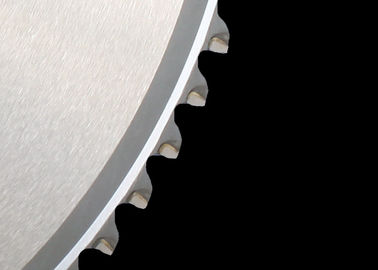 Métal coupant la lame de scies circulaire