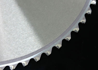 le métal froid non ferreux coupant la lame de scies/l'acier circulaires astuce de cermet scie la lame